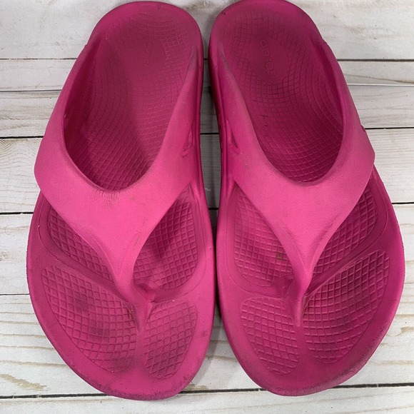 Oofos Ooriginal Flop Flops Womens Size 11 Hot Pink Comfort Recovery Sandals - Picture 3 of 9